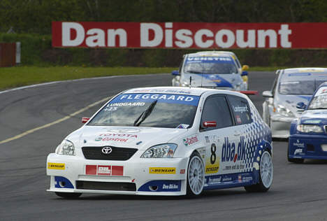 Henrik Lundgaard lå i front, sidst DTC-kørerne kæmpede om points. (Foto: Birger Vilén - <a href=http://www.euroracer.org target=_blank>www.euroracer.org</a>)